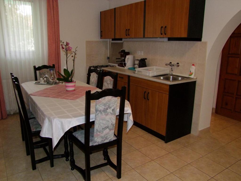 Rajna Apartmanház Bogács Pokoj fotografie